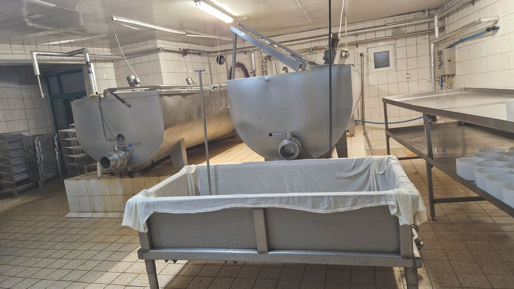 Etap produkcji sera Rokpol: Długa pasteryzacja w niskiej temperaturze